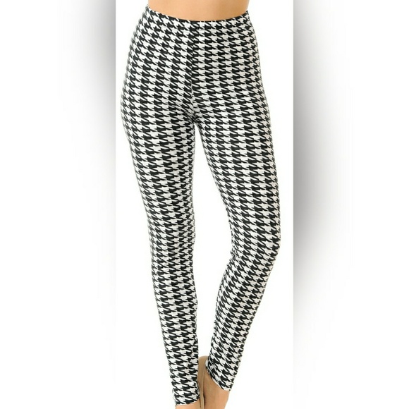 Buttery Soft Houndstooth Leggings - Picture 6 of 8